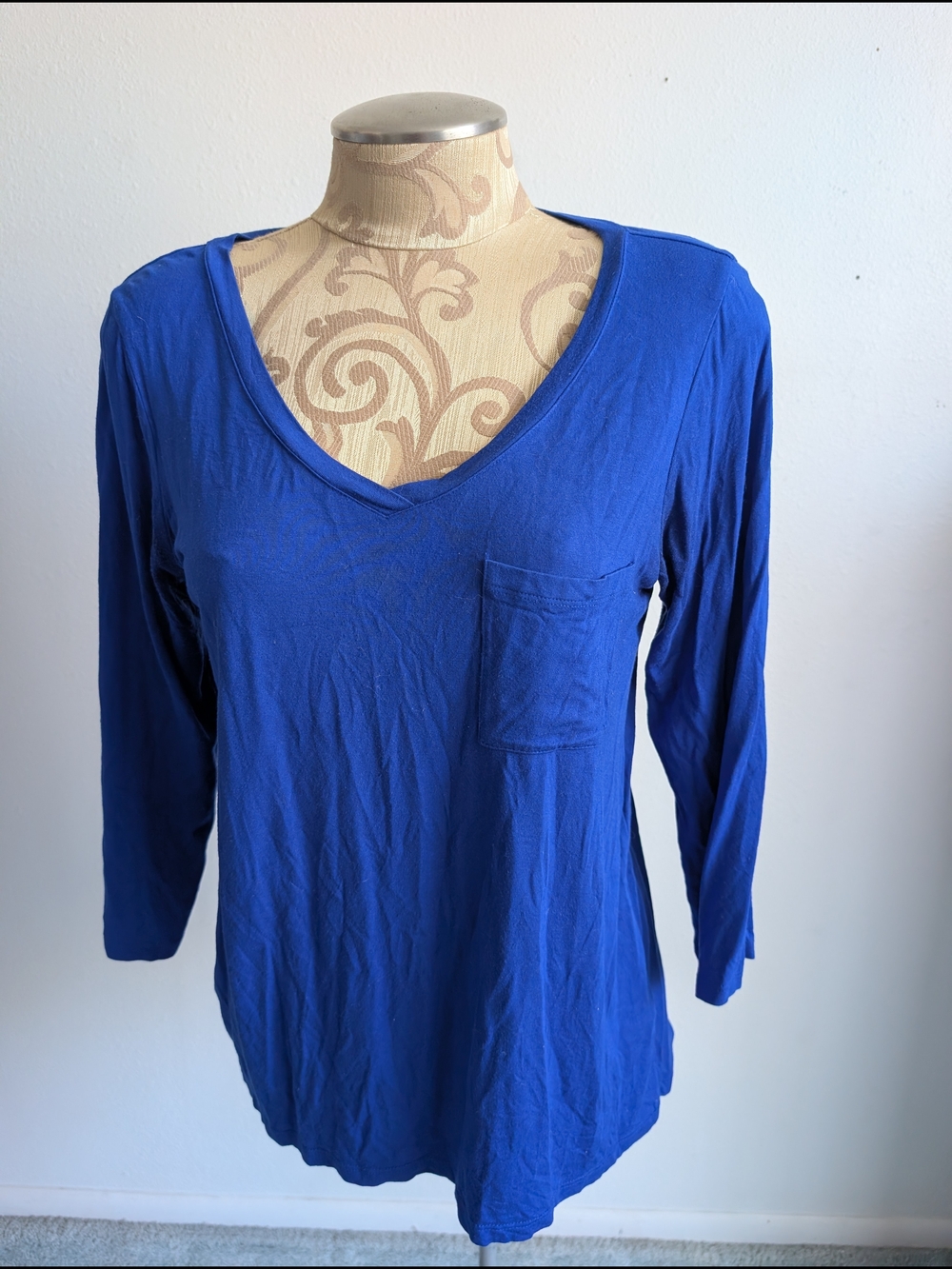 Cable & Gauge Royal Blue V-Neck Long Sleeve Pocket Top